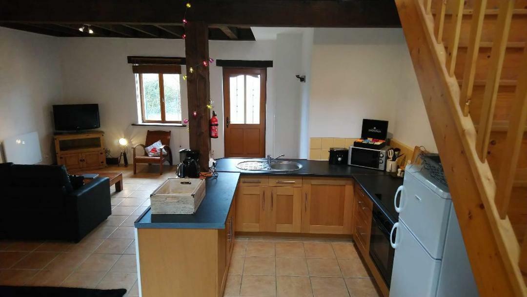 Gite Du Sorbier Le Chalard Bagian luar foto